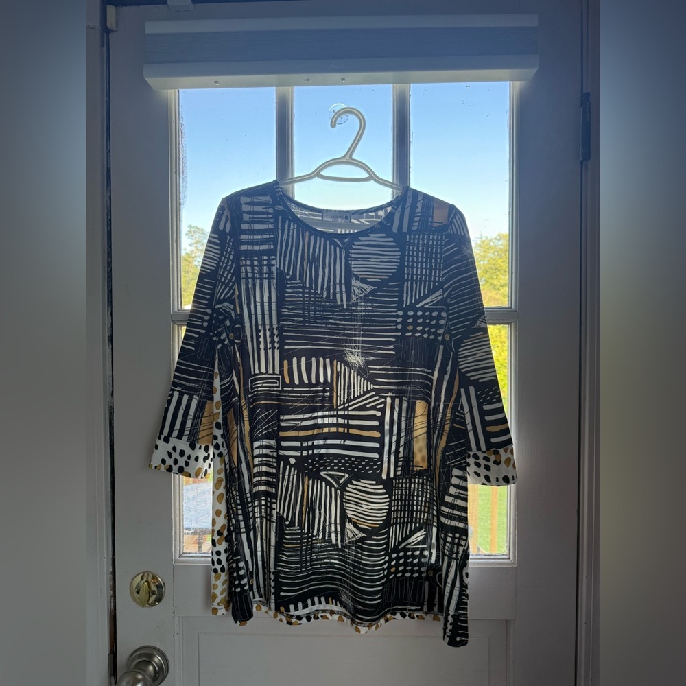 Nuggles top